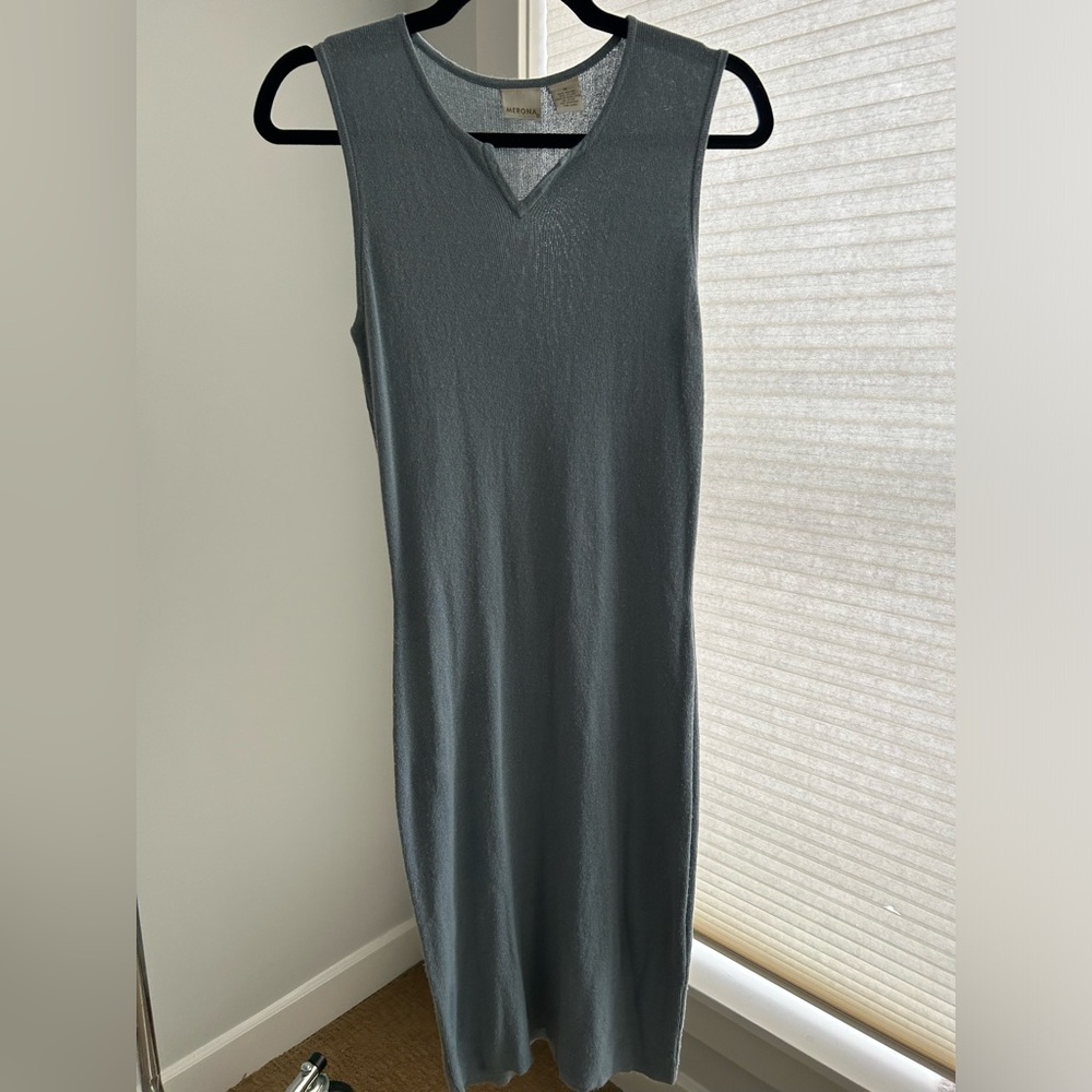 Merona sleeveless mid dress